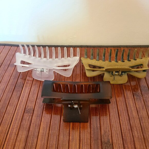 lululemon Headbands x 2 & 3 Large Hair Clips - Five Total - Picture 2 of 6